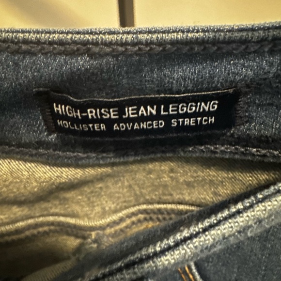 Hollister High-Rise Distressed Jean Legging Size 13L W31 L30 Skinny Fit - Picture 3 of 4